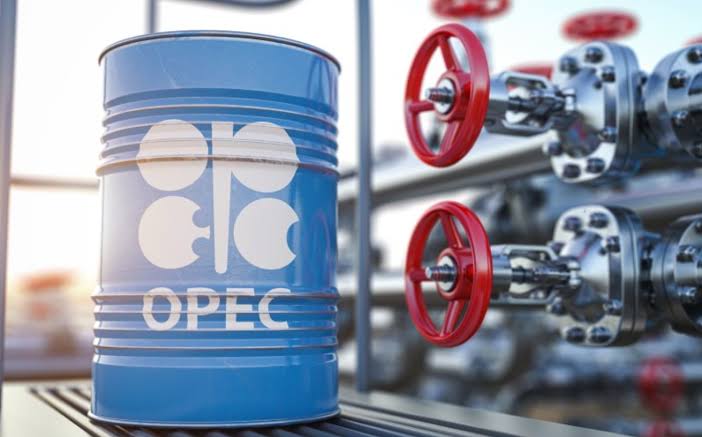 thùng dầu OPEC bên cụm van đường ống